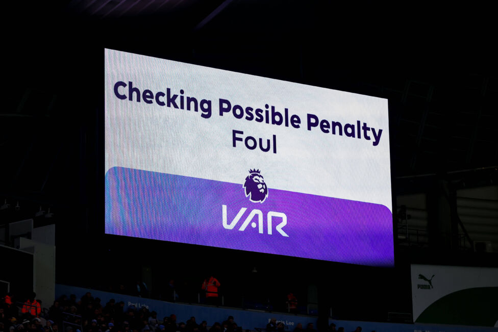 Die Fußball-Regelhüter haben den nächsten Schritt zu neuen Befugnissen für die Videoschiedsrichter (VAR) gemacht