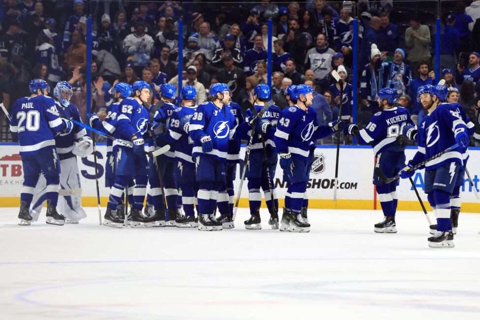 Tampa Bay Lightning hat in der NHL das Duell der zwei Teams mit der besten Jänner-Bilanz mit Utah Mammoth für sich entsc