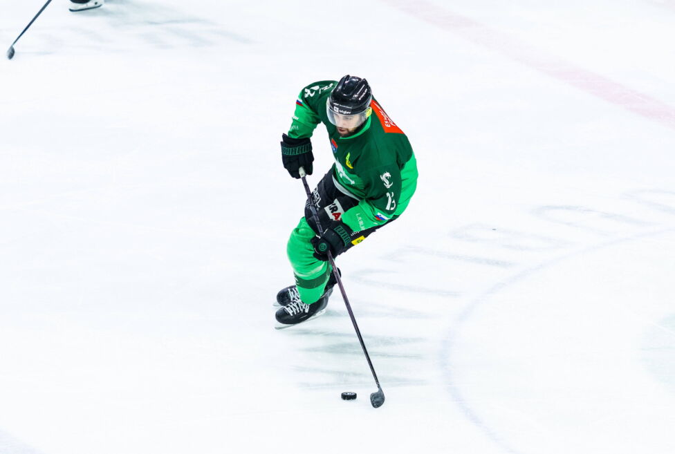 Olimpija Ljubljana hat am Freitag in der Eishockey-Liga ICE mit einem Heimerfolg über Red Bull Salzburg das Viertelfinal