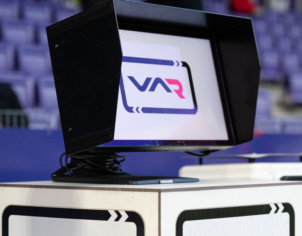 Die ADMIRAL Bundesliga setzt für die kommenden acht Saisonen weiter auf den Video Assistant Referee (VAR).