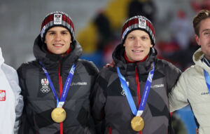 Jan Hörl und Stephan Embacher haben am Montagabend die letzte Chance genutzt und dem Männer-Skisprung-Team doch noch ein