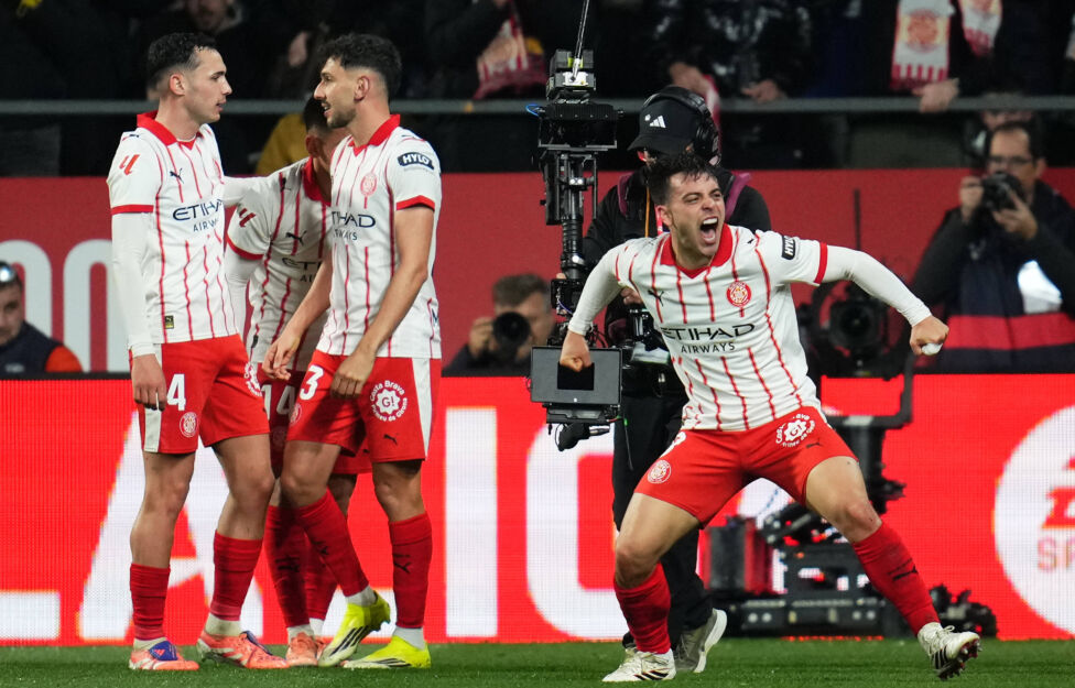 Der FC Barcelona hat in der spanischen Fußball-Meisterschaft eine unerwartete Niederlage bei Girona kassiert und die Tab