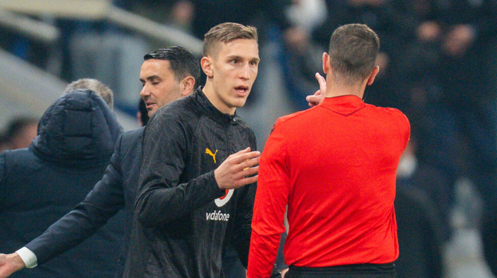 Dortmund-Star Nico Schlotterbeck hat nach dem Aus in der Champions League bei Atalanta Bergamo Stellung zu seinem Aussch