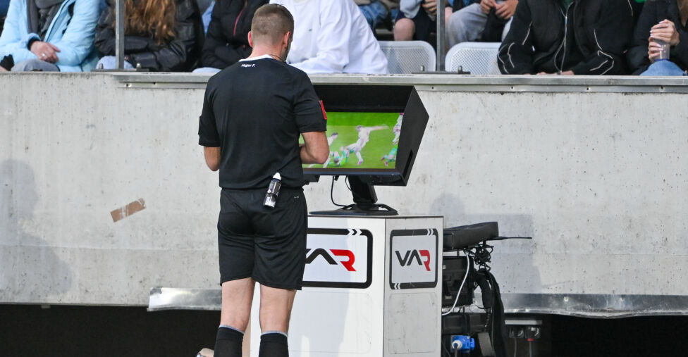 VAR Rote Karte