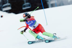 Veronika Aigner hat bei den Paralympischen Winterspielen in Cortina ihre vierte Goldmedaille errungen.