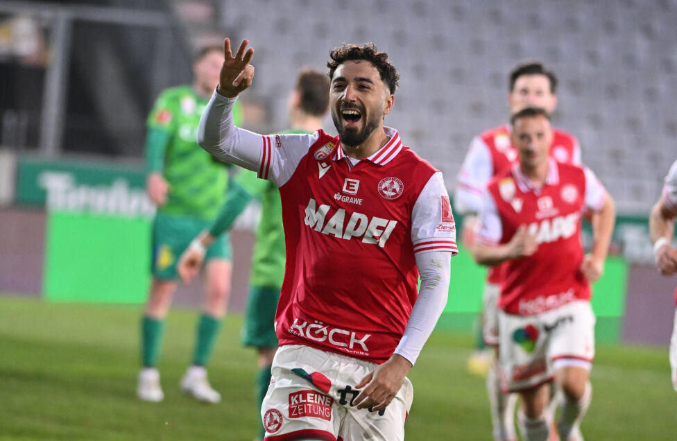 Volley-Hammer! Italiano erzielt das Tor der 24. Runde