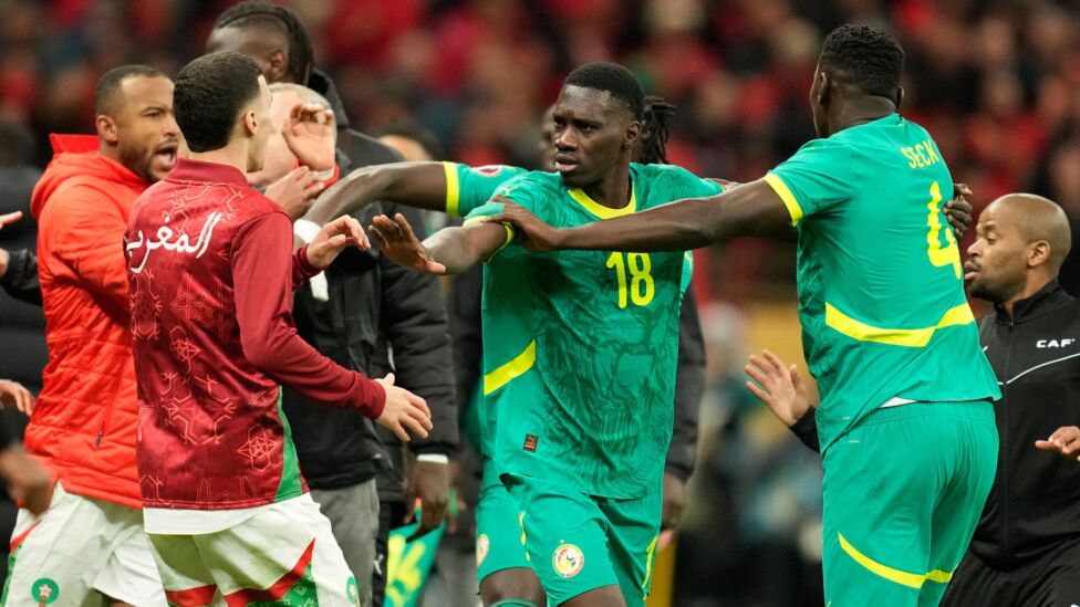 Der afrikanische Fußballverband hat das von Tumulten überschattete Finale des Afrika-Cups 2025 neu gewertet und Senegal 