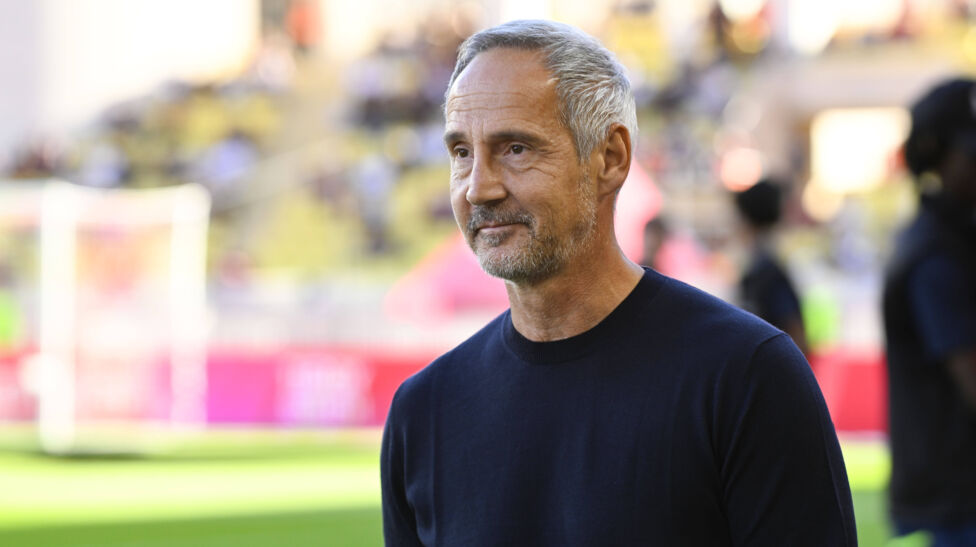 Mit der Entlassung von Igor Tudor bei Tottenham Hotspur sind die Spekulationen um eine Verpflichtung von Adi Hütter laut