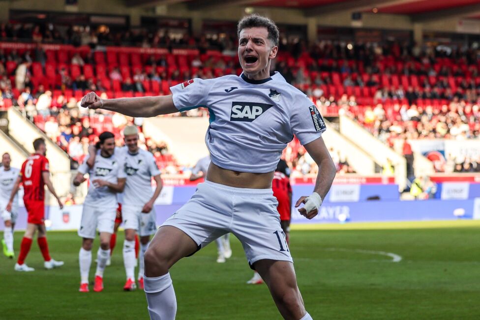 Er kennt ihn, er schätzt ihn. Der am Mittwoch startende neue BVB-Sportdirektor Ole Book hatte Fisnik Asllani einst bei d