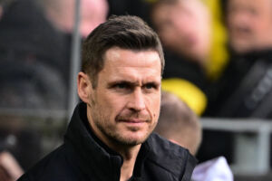Der deutsche Fußball-Bundesligist Borussia Dortmund und Sebastian Kehl (46, Bild) gehen ab sofort überraschend getrennte