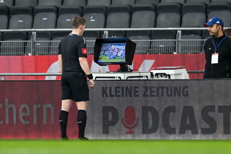 In der 25. Runde der ADMIRAL Bundesliga stand der VAR (Video Assistant Referee) wieder einige Male im Mittelpunkt