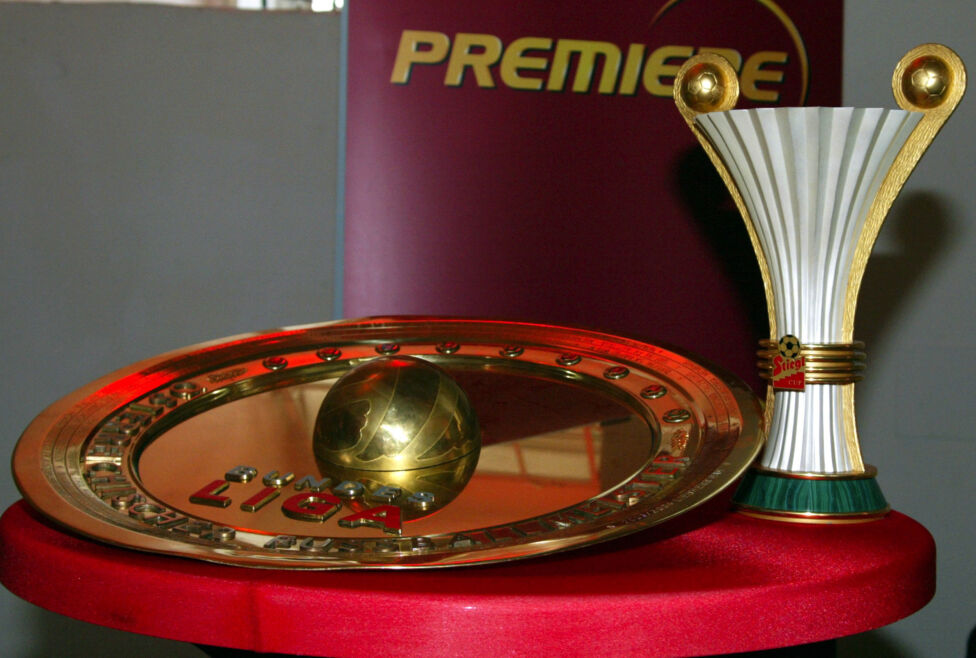 Insgesamt 3 Meistertitel (90/91, 91/92, 92,93) und drei Cup-Titel (89/90, 91/92, 93/94) mit der Wiener Austria