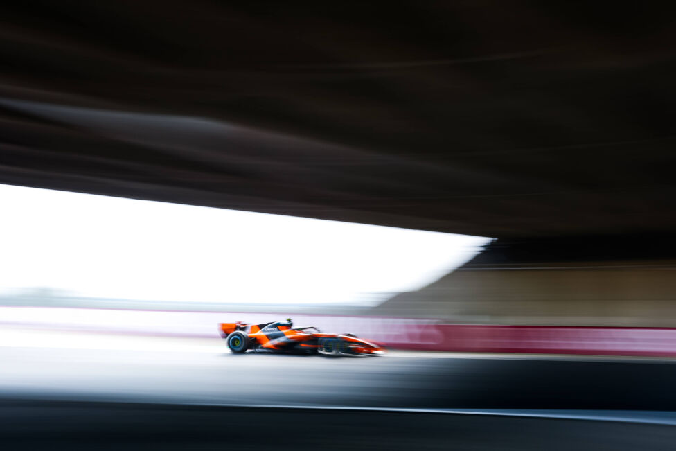 Nachdem ein Reifentest in Bahrain abgesagt werden musste, kommt die F1 zurück an den Nürburgring: Mitte April testen McL