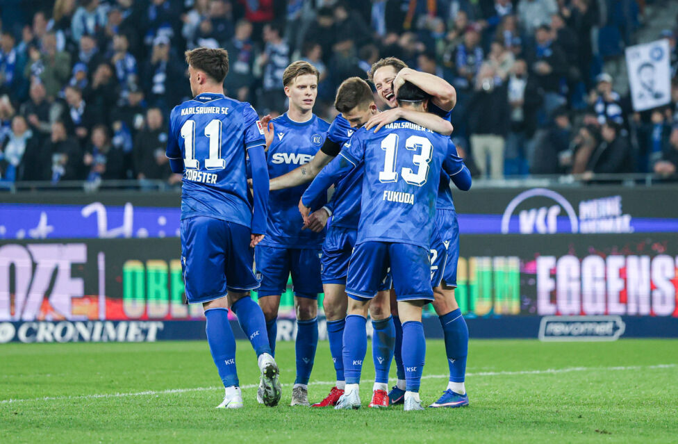 Der Karlsruher SC hat im ersten Spiel nach dem angekündigten Abschied von Trainer Christian Eichner einen klaren Heimsie