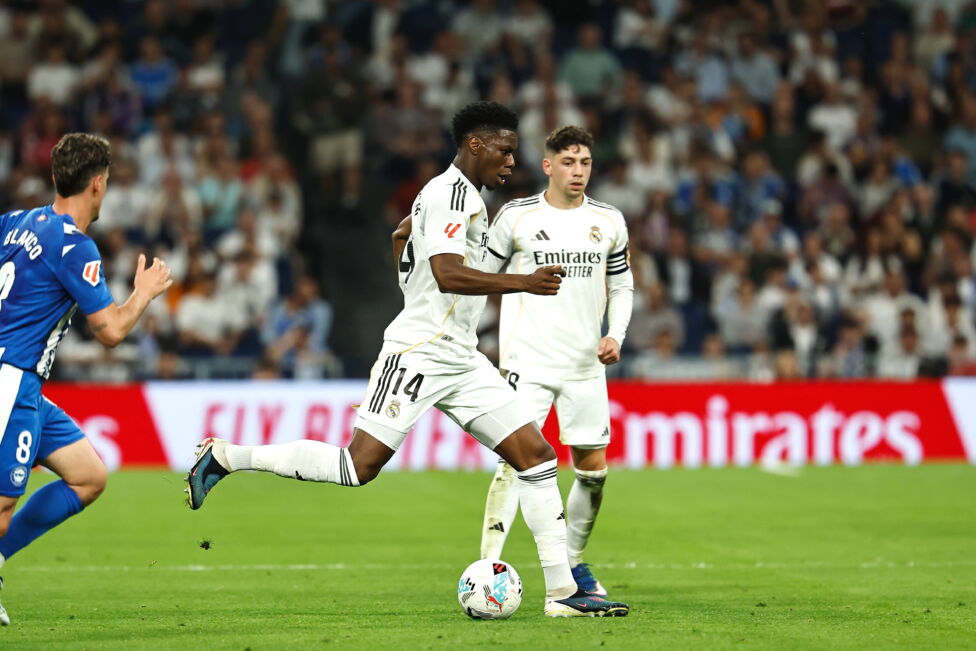 Aurelien Tchouameni (Bild vorne) soll ins Visier von Manchester United geraten sein