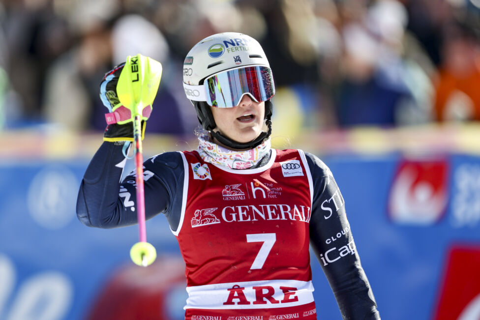 Die Skimarke Van Deer von Marcel Hirscher hat die US-Amerikanerin Paula Moltzan als erste Frau im alpinen Ski-Weltcup ve