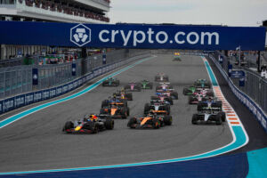 Die Formel 1 blickt in den Himmel über Miami. Gewitterschauer sind für den Rennsonntag vorhergesagt. Das könnte Probleme