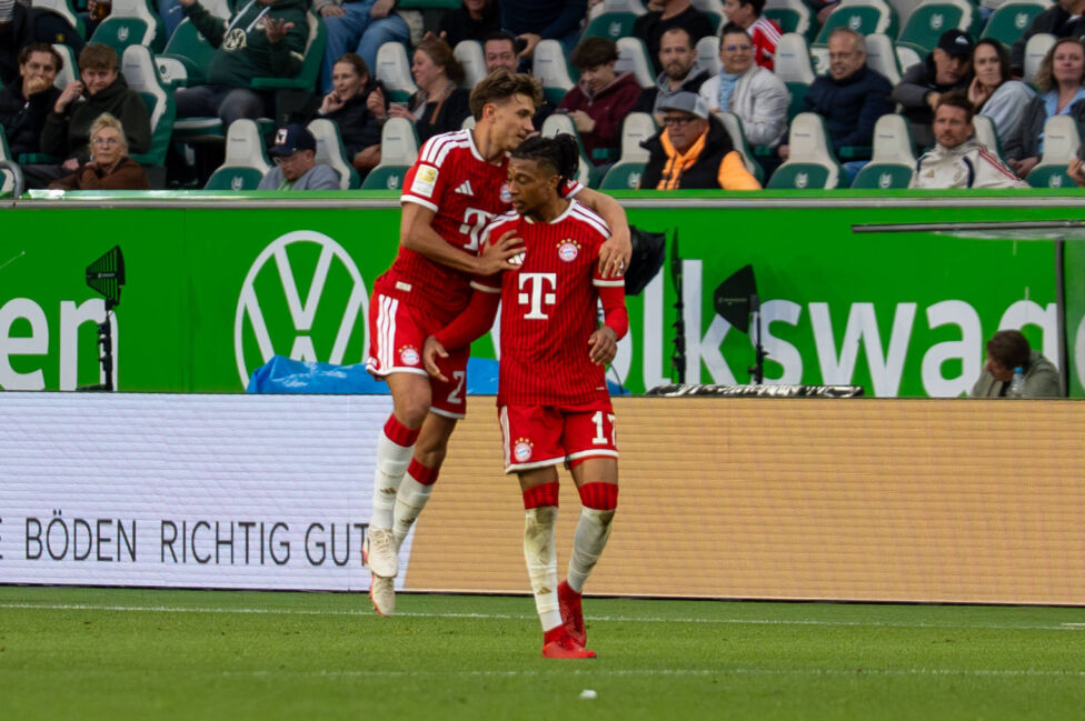 Olise mit Traumtor: Bayern ringen Wolfsburg nieder