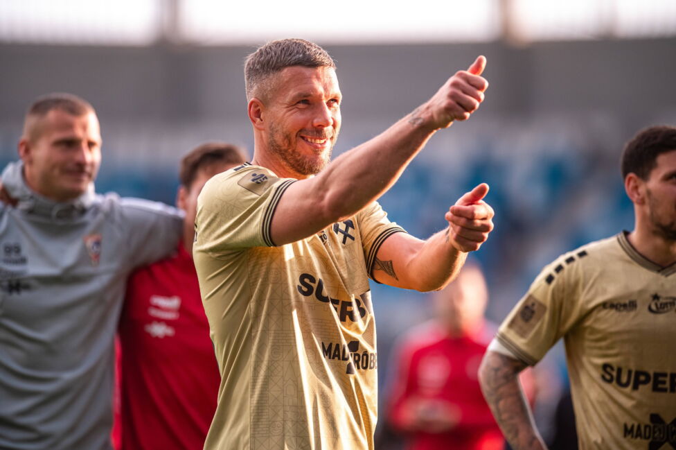 Der frühere Weltmeister Lukas Podolski beendet im Sommer seine Profikarriere.