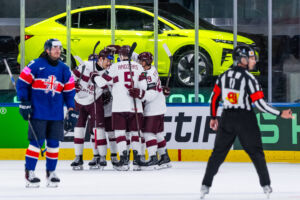 Lettland feiert Kantersieg - ÖEHV-Team unter Druck