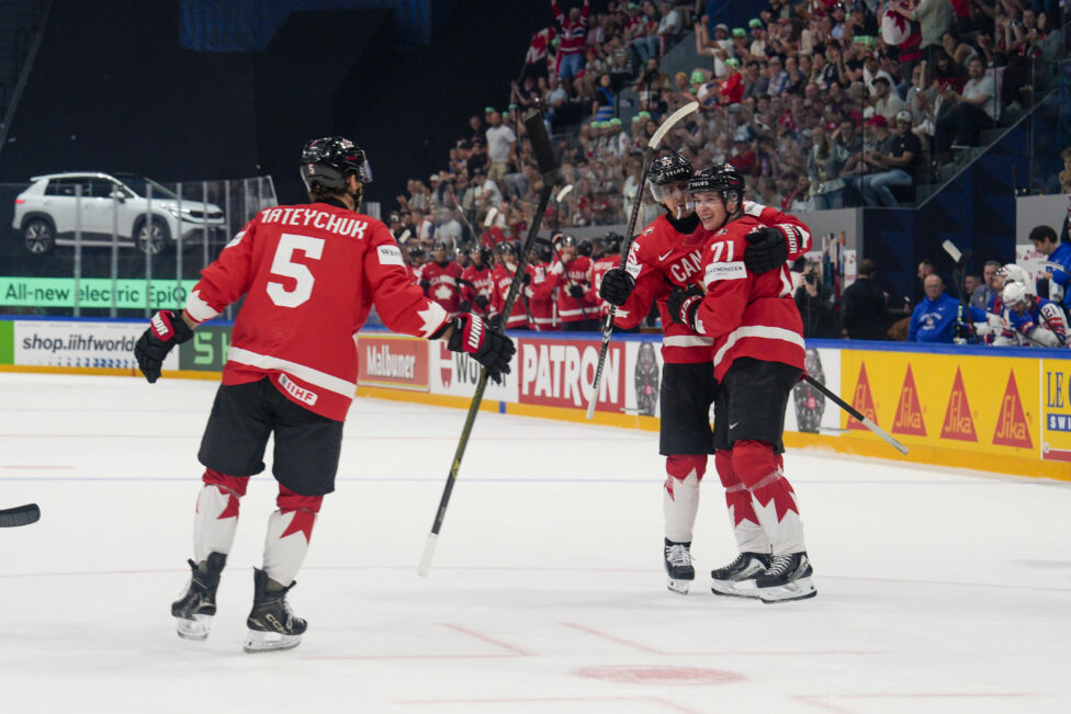Kanada hat gegen Erzrivale USA eine kleine Revanche gefeiert und den Titelverteidiger bei der Eishockey-WM in der Schwei