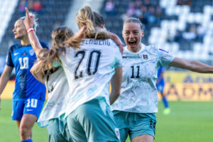Die ÖFB-Frauen setzten sich in der WM-Qualifikation im Wiener-Sportclub-Platz-Stadion gegen Slowenien mit etwas Glück 1: