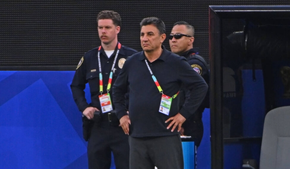 Wegen der knappen An- und Abreiseregelungen für sein WM-Team möchte sich der iranische Fußballverband beim Weltverband F