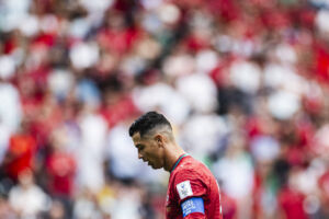 Der Abgang passte ins Bild. Während sich seine Teamkollegen noch auf eine Ehrenrunde machten, war Cristiano Ronaldo läng