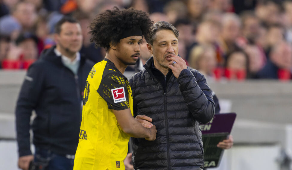 Dortmund-Trainer Niko Kovac (rechts) hat sich erstmals öffentlich zum bevorstehenden Wechsel von Karim Adeyemi (links) z