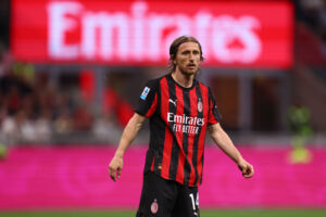 Der kroatische Fußballnationalspieler Luka Modric wird auch in der kommenden Saison für den AC Milan auflaufen. Wie der 