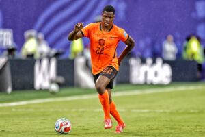 Real Madrid hat den nächsten Sommertransfer offiziell bestätigt - Denzel Dumfries (Bild) wechselt von Inter Mailand in d