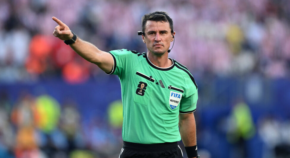 Der Auftritt des überforderten Ilgis Tantaschew (Bild) war der bisherige Tiefpunkt bei der Fußball-WM