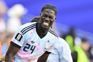 Der belgische Nationalspieler Amadou Onana hat sich im WM-Achtelfinale gegen die USA (4:1) offenbar einen Kreuzbandriss 
