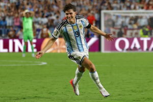 Argentinien steht nach einem Zittersieg gegen die Schweiz im Halbfinale der WM 2026