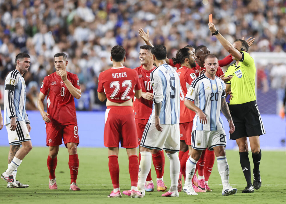Der Platzverweis gegen den Schweizer Breel Embolo im WM-Viertelfinale gegen Argentinien hätte nach Ansicht der IFAB nich