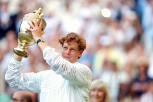 Triumph nach Satzrückstand: Sinner verteidigt Wimbledon-Titel