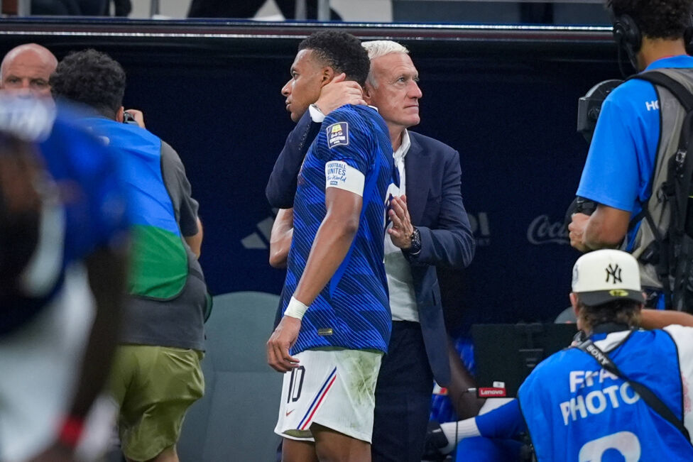 Frankreichs Kapitän und Superstar Kylian Mbappé hat dem scheidenden Trainer Didier Deschamps in emotionalen Worten gedan