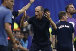 "Ich übernehme die Verantwortung", sagte Englands Teamchef Thomas Tuchel nach dem WM-Aus im Halbfinale - die Fans toben.