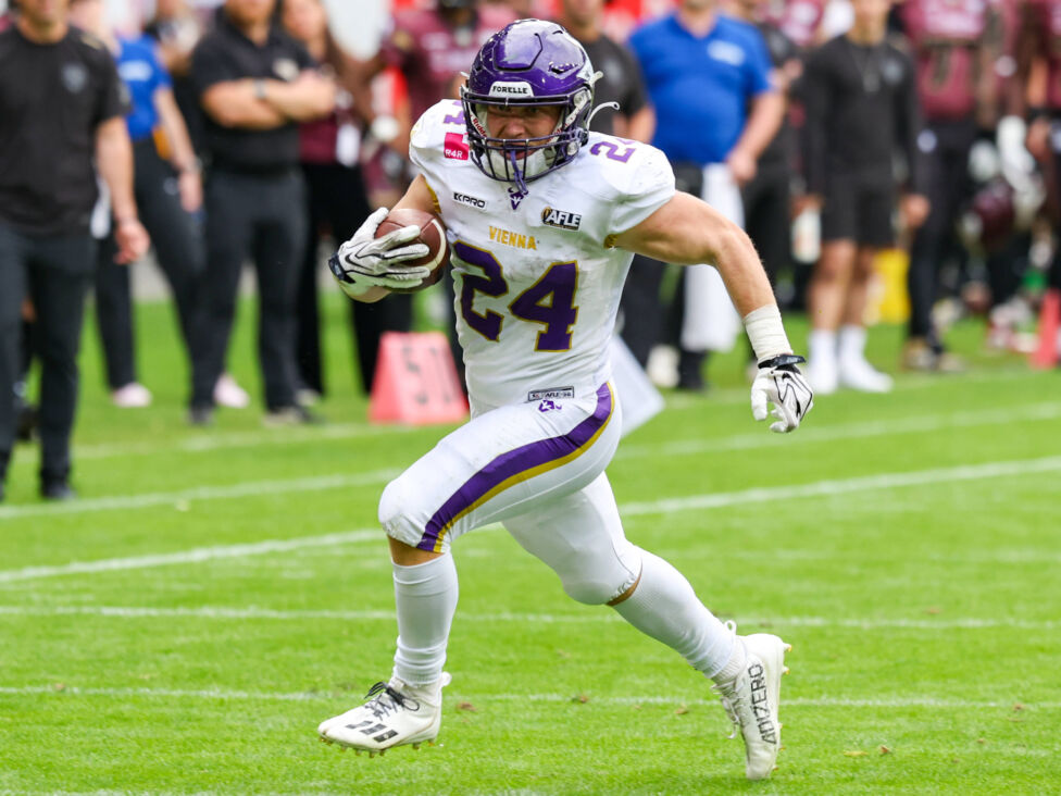 Die Vienna Vikings bleiben in der American-Football-Liga AFLE mit einem Sieg im Spitzenspiel bei Rhein Fire makellos