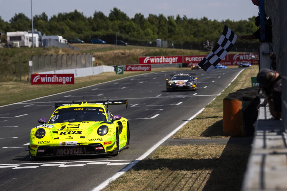 Ex-Champion Thomas Preining hat seinen zweiten Saisonsieg im Deutschen Tourenwagen Masters (DTM) eingefahren