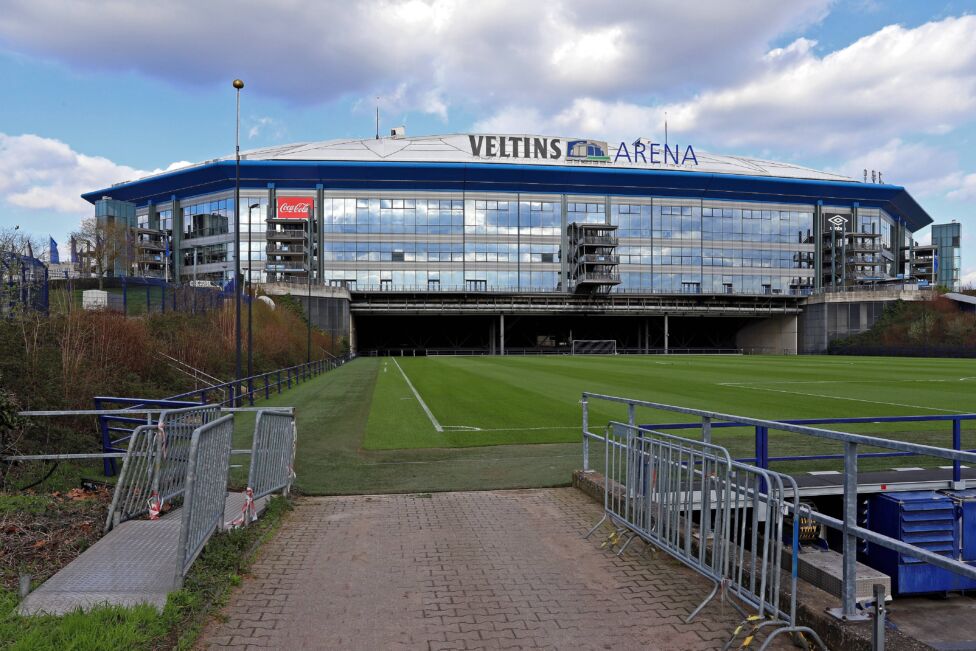 Wie 2010 beginnt die Eishockey-Weltmeisterschaft in Deutschland im kommenden Jahr mit einem Spektakel auf Schalke