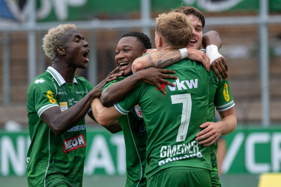 Austria Lustenau kann beim Bundesliga-Comeback mit einem 1:1 gegen Ried überzeugen. Trainer Mader & seine Spieler sind z