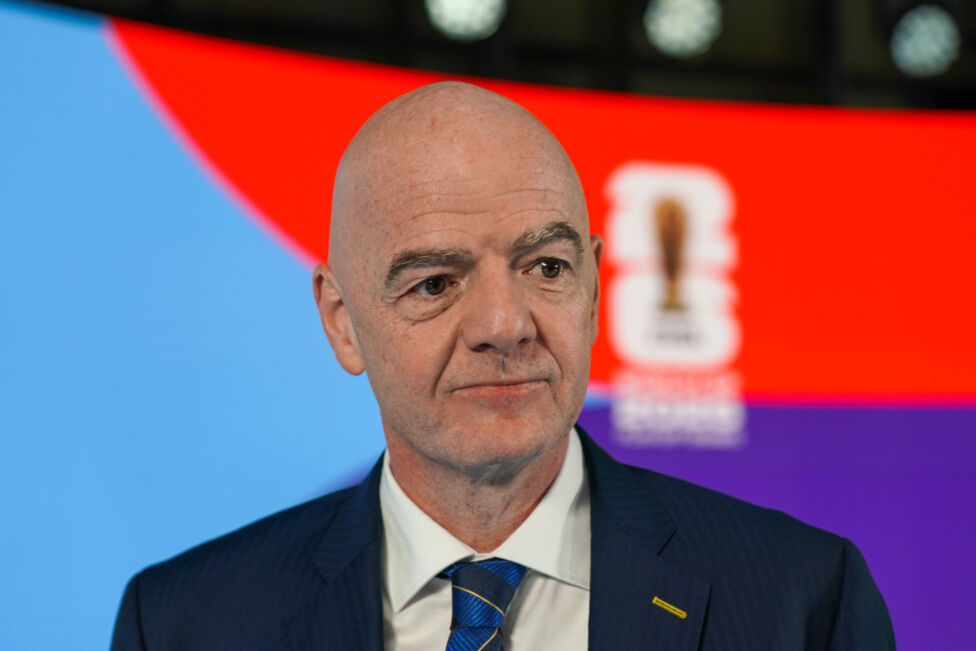 Die WM-Co-Gastgeber USA und Kanada haben sich mit ihren Fußballverbänden der Kritik an FIFA-Präsident Gianni Infantino (