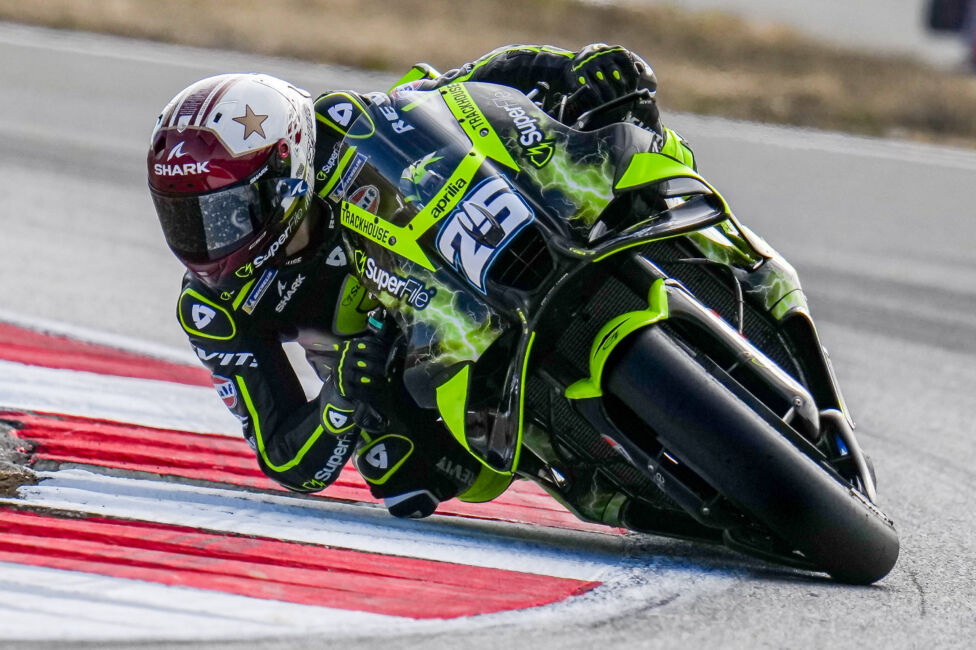 Nach dem Dreifachsieg im Sprint der MotoGP haben die Aprilia-Piloten beim überlegenen Triumph von Raúl Fernández auch de