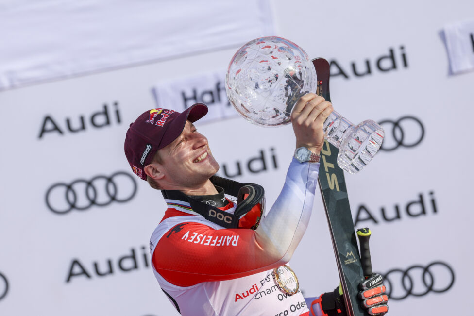 Ski-Star Marco Odermatt hat seine "kleine Muskelverletzung" so rasant wie seine Abfahrten hinter sich gebracht und reist