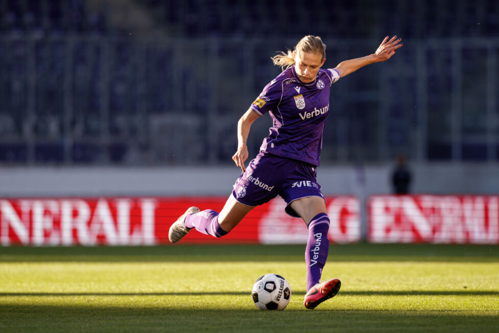 Frauen-Fußballmeister Austria Wien bleibt in der Bundesliga auf Tuchfühlung mit der Spitze.