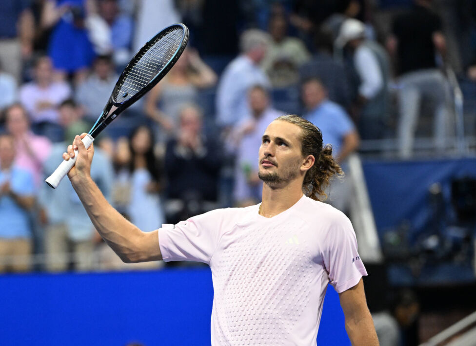 Glatt in drei Sätzen: Zverev stürmt ins Halbfinale