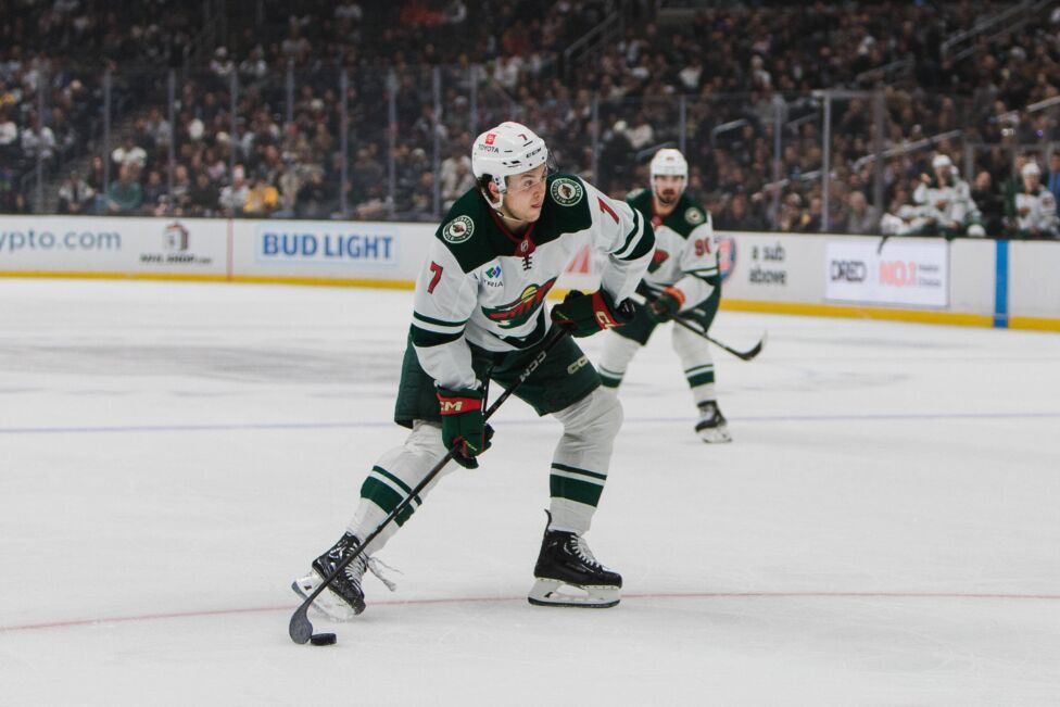 Verteidiger Brock Faber wird den Minnesota Wild in der Eishockey-Profiliga NHL lange fehlen.