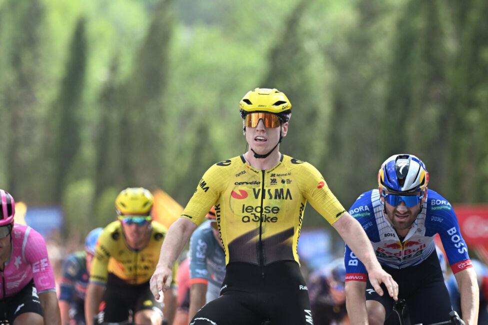 Matthew Brennan hat seinen Siegeszug bei der Vuelta fortgesetzt. Der britische Radprofi feierte am Mittwoch auf der 11. 