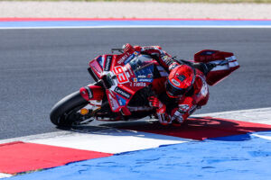 Motorrad-Superstar Marc Marquez hat den MotoGP-Sprint in Misano gewonnen.